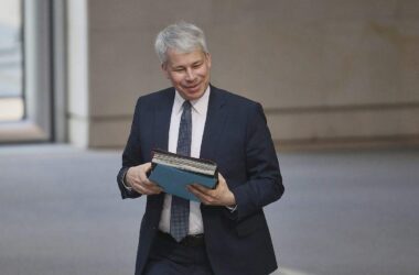Union fordert Fahrplan für Steuerreform bis 2027