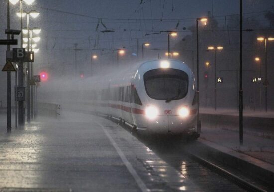 Wetterdienst weitet Unwetterwarnungen aus