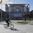 Bundesregierung hält an "Entlastungsprämie" fest