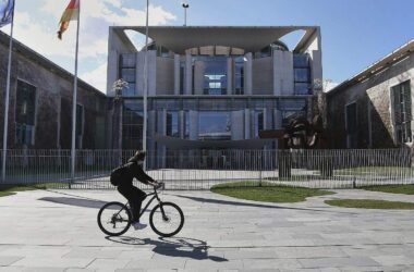 Bundesregierung hält an "Entlastungsprämie" fest