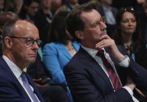 Wüst meldet sich in "Kanzlertausch"-Debatte zu Wort
