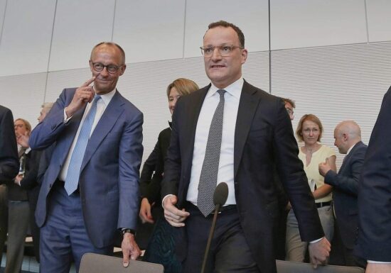 Spahn als Chef der Unionsfraktion wiedergewählt