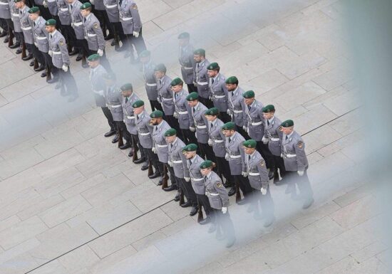Zahl der Bundeswehrsoldaten legt leicht zu