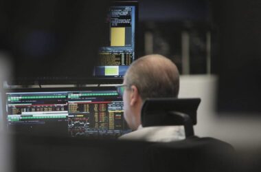 Dax verliert am Brückentag über zwei Prozent