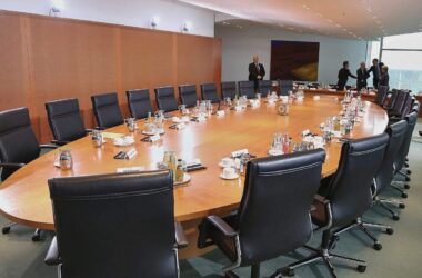 Dobrindt hält Diskussion über Minderheitsregierung für absurd
