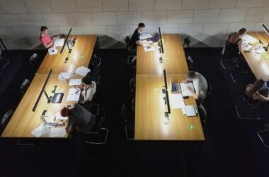 Studie: Studenten nutzen KI mit gemischten Gefühlen