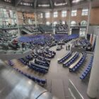 Bundestag beschließt elektronische Fußfessel bei häuslicher Gewalt