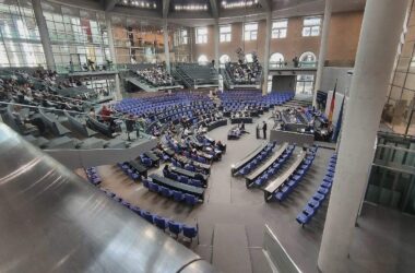Bundestag beschließt elektronische Fußfessel bei häuslicher Gewalt