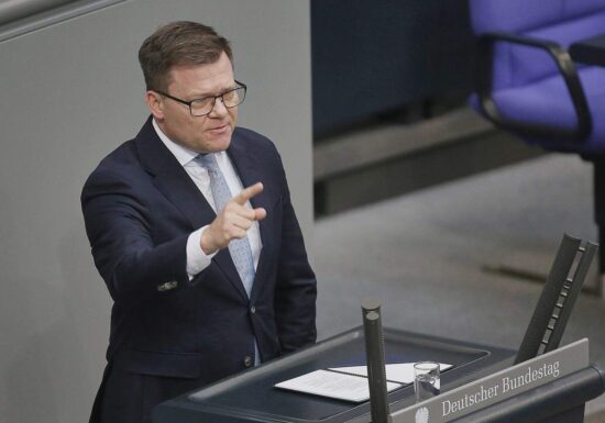 Schneider pocht auf Beibehaltung von CO2-Bepreisung