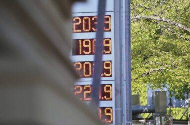 Verkehrsministewr schließt Verlängerung des Tankrabatts nicht aus