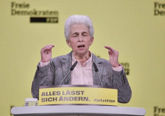 Strack-Zimmermann mahnt Merz zu mehr Besonnenheit