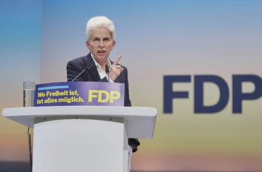 Strack-Zimmermann kündigt weitere Debatten über FDP-Kurs an
