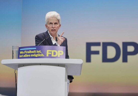 Strack-Zimmermann kündigt weitere Debatten über FDP-Kurs an
