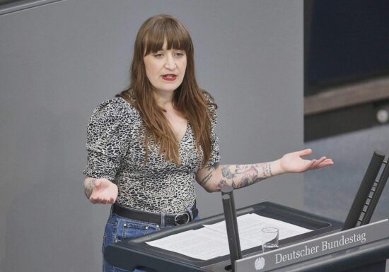 Reichinnek wirft Koalition "ein Jahr Chaos" vor