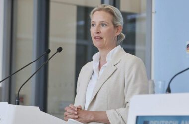 Juli Zeh würde mit Alice Weidel diskutieren