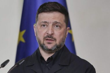 Selenskyj meldet massive russische Drohnenangriffe
