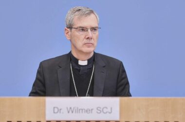 Bischof Wilmer: Papst-Enzyklika soll Antwort auf Tech-Riesen geben