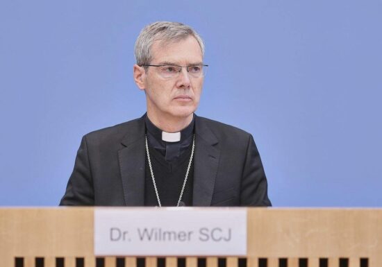 Bischof Wilmer: Papst-Enzyklika soll Antwort auf Tech-Riesen geben