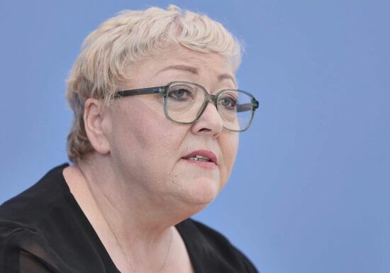SED-Opferbeauftragte will über Wert der Demokratie aufklären