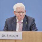 Zentralratspräsident fordert Ausweisung antisemitischer Täter