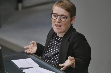 Grüne kritisieren Pflegereform-Pläne als unausgereift
