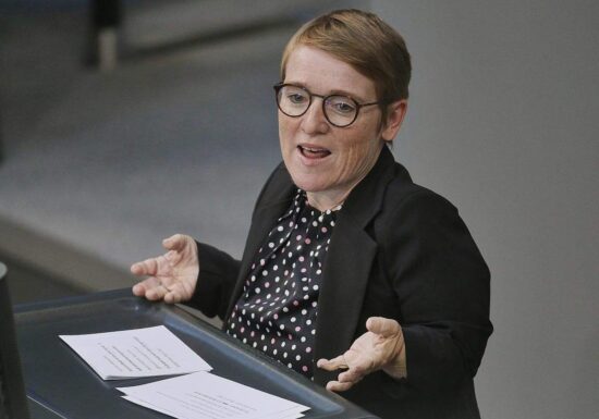 Grüne kritisieren Pflegereform-Pläne als unausgereift