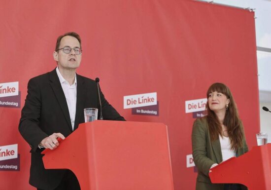 Politbarometer: AfD und Union verlieren - Linke zieht mit SPD gleich