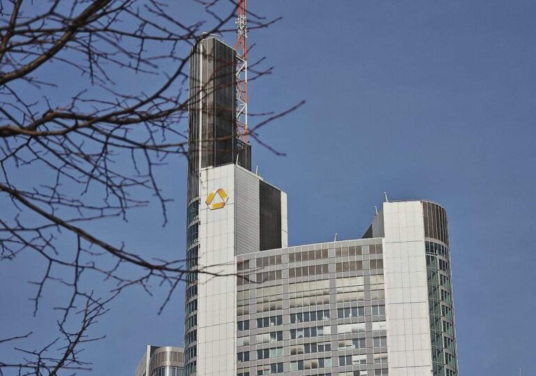 Verdi lehnt Commerzbank-Übernahme durch Unicredit ab