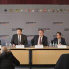 Klingbeil verteidigt Investitionen trotz höherer Verschuldung
