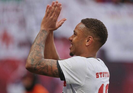 VfB Stuttgart verlängert Vertrag mit Nikolas Nartey