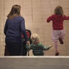 Grüne starten Petition gegen Kürzungen bei Frauen und Kindern