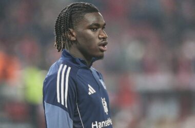 1. Bundesliga: HSV schlägt Freiburg