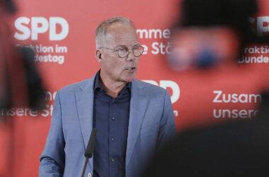 Miersch sieht Demokratie in Deutschland "massiv unter Druck"
