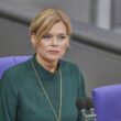 Klöckner lässt am Sonntag Regenbogenflagge auf Bundestag hissen
