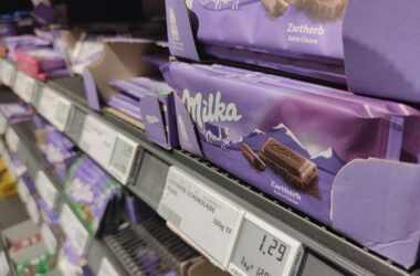 Gericht hält Verpackung kleinerer Milka-Tafeln für irreführend