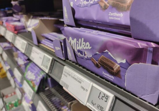Gericht hält Verpackung kleinerer Milka-Tafeln für irreführend