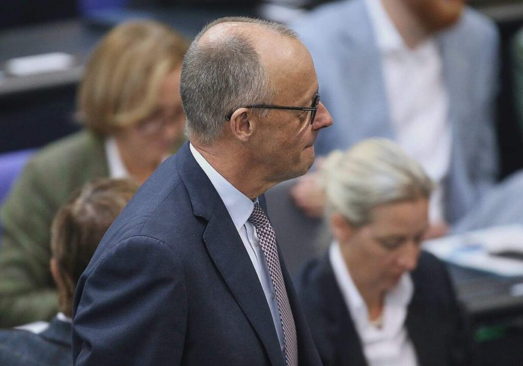 Insa: AfD in Umfrage erstmals fünf Punkte vor Union