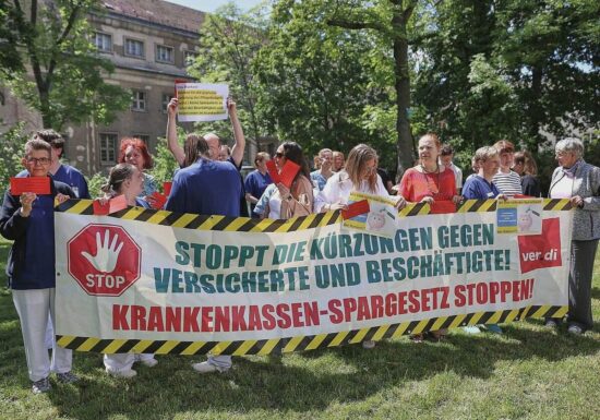 Grünen-Chef Banaszak wirft Merz Versagen bei Sozialpartnern vor