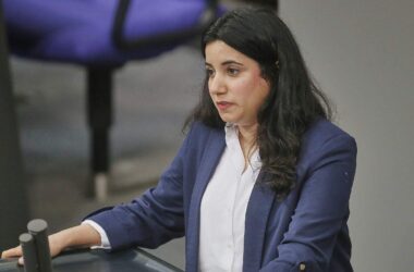 Grüne fordern Aussetzung des Umbaus von "Demokratie leben"