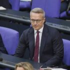 Wildberger räumt Fehler bei 1.000-Euro-Prämie ein