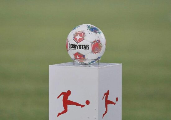 Cottbus steigt in 2. Bundesliga auf - Essen spielt Relegation