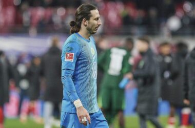 1. Bundesliga: Bayern siegen knapp in Wolfsburg