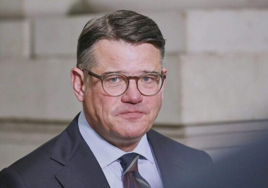 Rhein fordert härtere Sanktionen für Arbeitsverweigerer