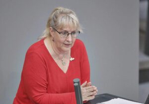 Opposition fordert schnelle Diäten-Aussetzung