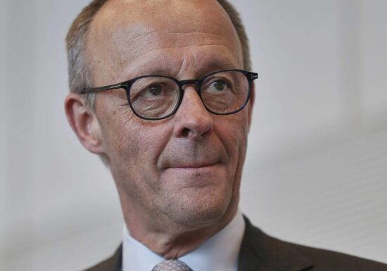 Merz räumt Defizite in der Kommunikation ein