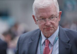 Koch rät Union zu Kompromiss bei Reichensteuer