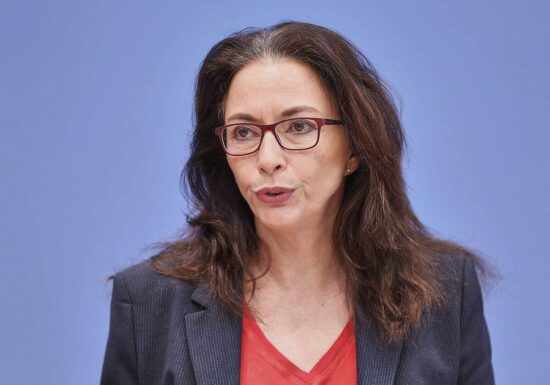 DGB-Chefin Fahimi kritisiert Rentenkommission