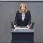 Warken will Sozialbeiträge langfristig senken