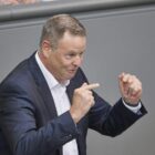 Linke wirft Merz nach WM-Post Realitätsverlust vor