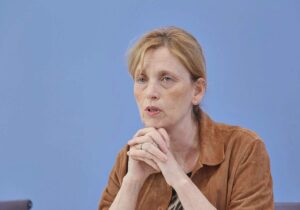 Städtetag erhöht bei "Demokratie leben" Druck auf Prien